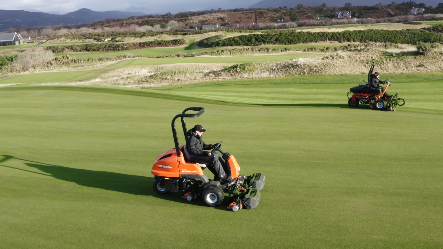 Eclipse 360 Hybrid on grass