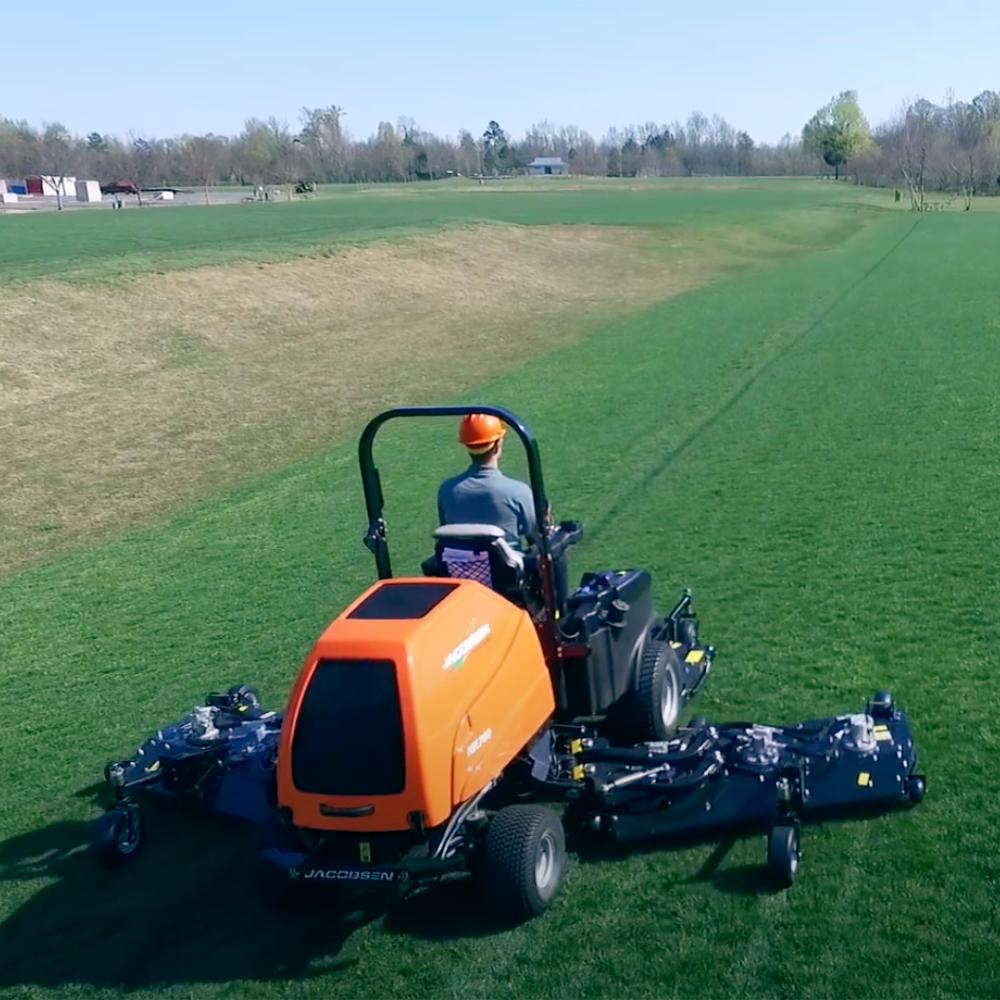 Jacobsen HR700 mower with Low Weight for Efficiency and Fuel Economy