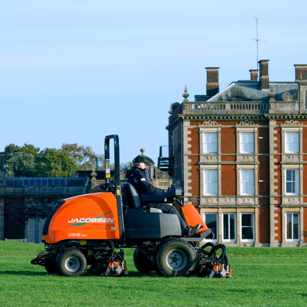 Jacobsen LF570 T4I with a Trustworthy Kubota® Engine