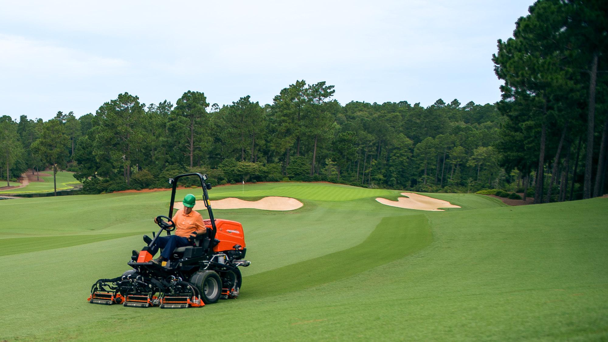 Jacobsen SLF530 mower with less than 10 PSI ground pressure