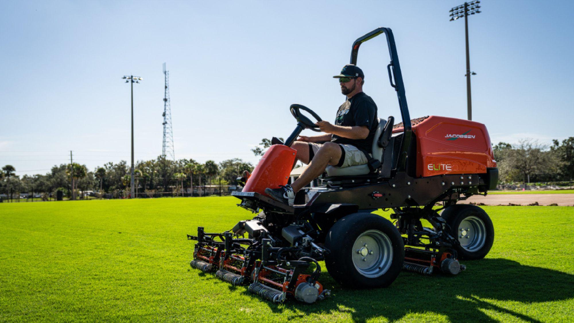 SLF1 Five Reel Lithium Electric Mower