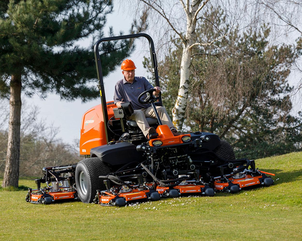 Jacobsen AR730 - POWERFUL, TRUSTWORTHY ENGINE