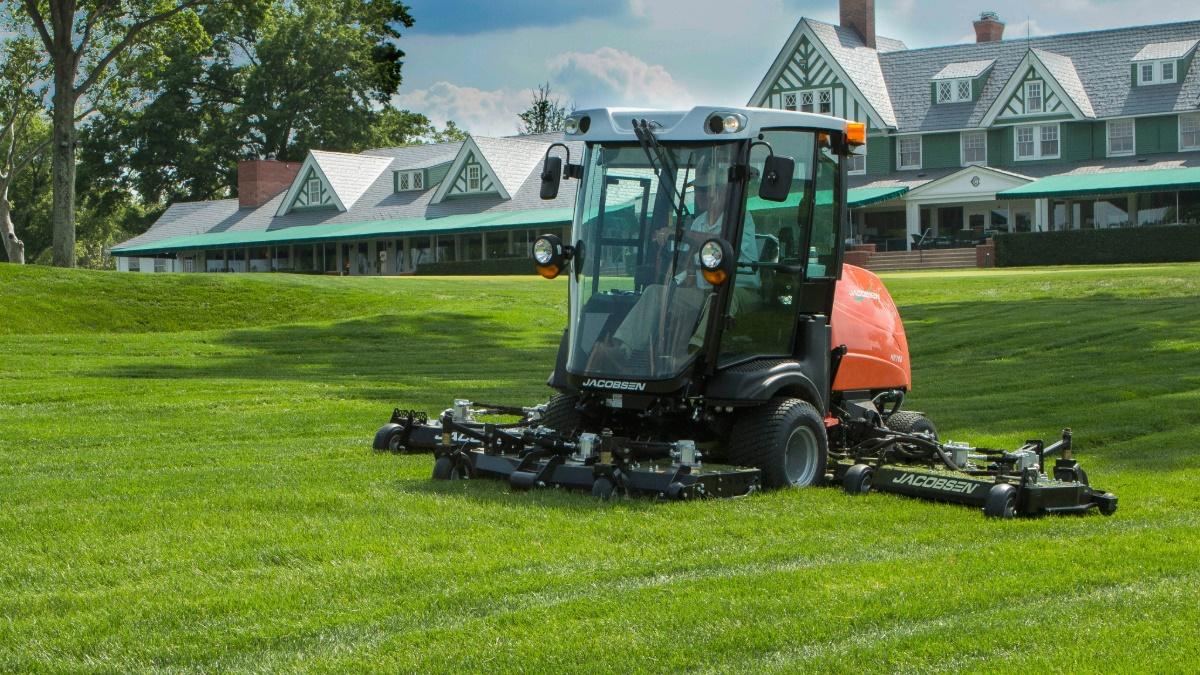 HR700 on grass